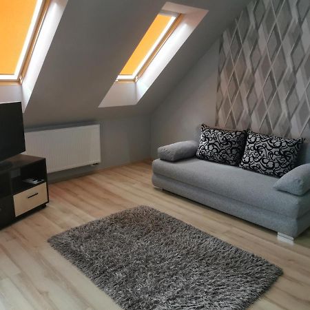Szabo Apartman Sarvar Luaran gambar