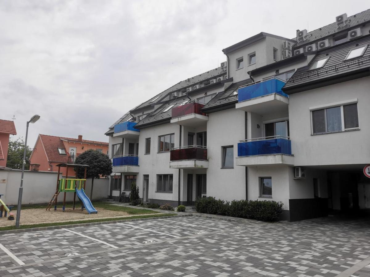 Szabo Apartman Sarvar Luaran gambar