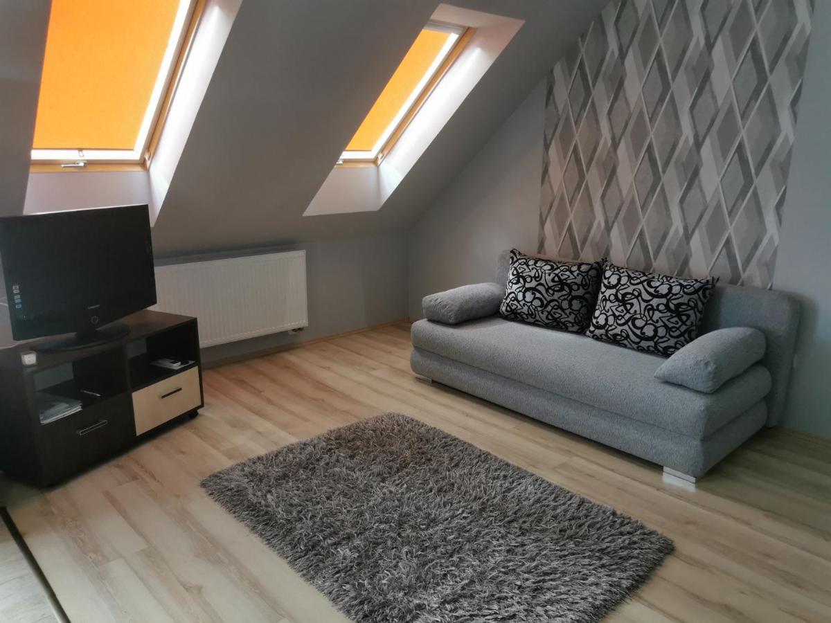 Szabo Apartman Sarvar Luaran gambar